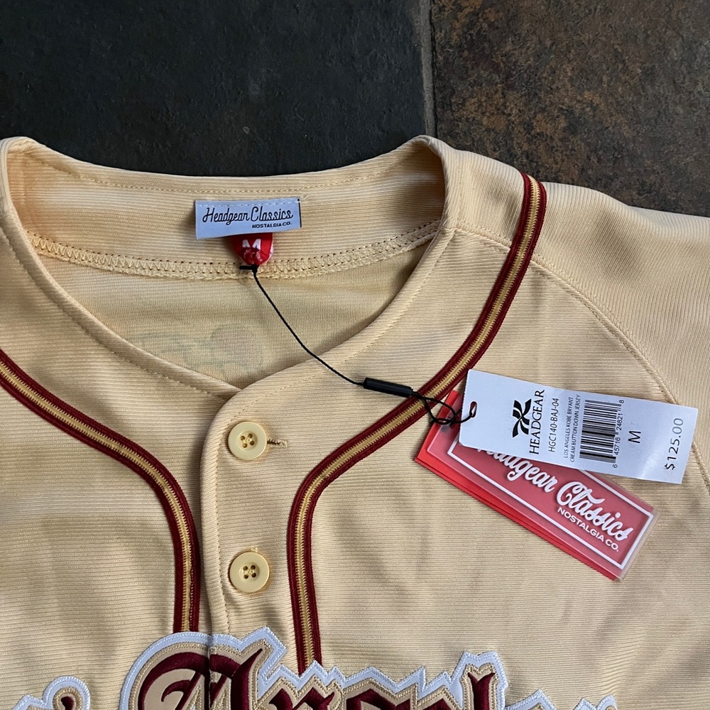 Los Angeles Kobe Baseball Jersey - Picture 3 of 5